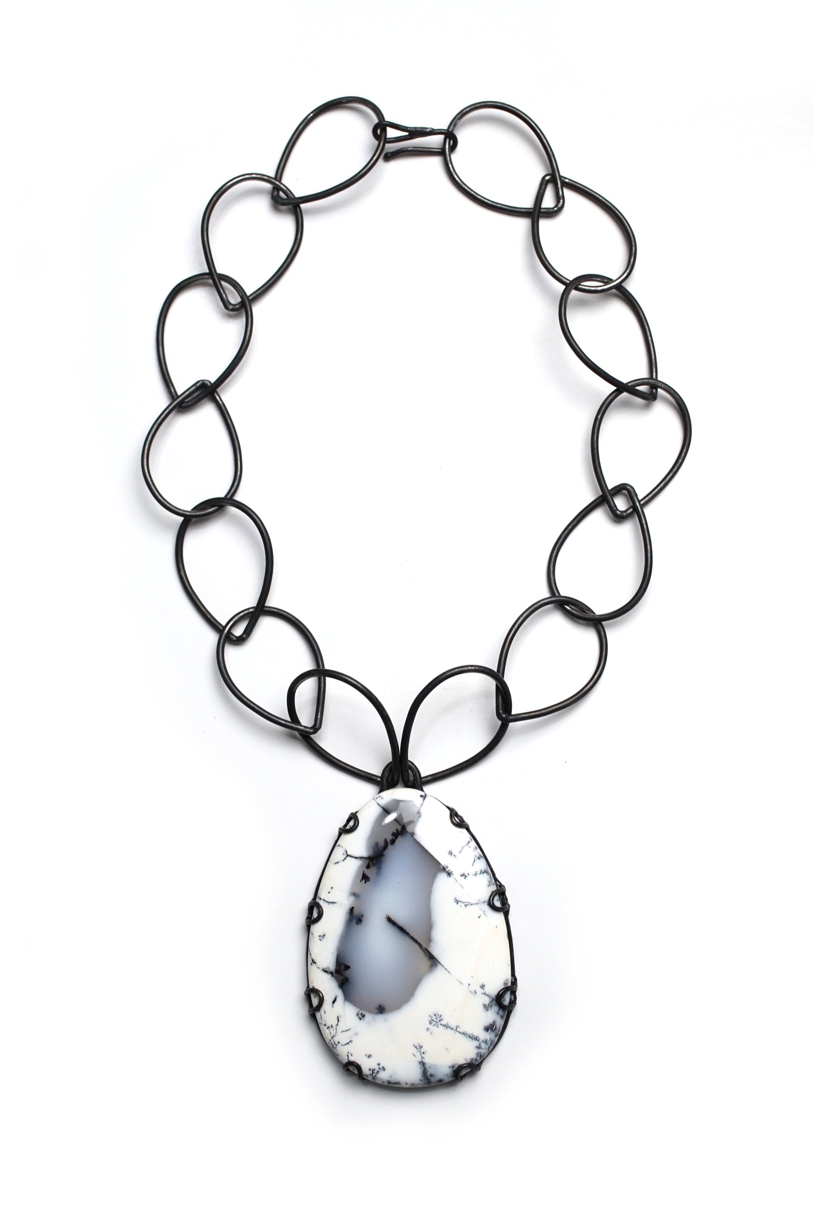 bold Contra necklace