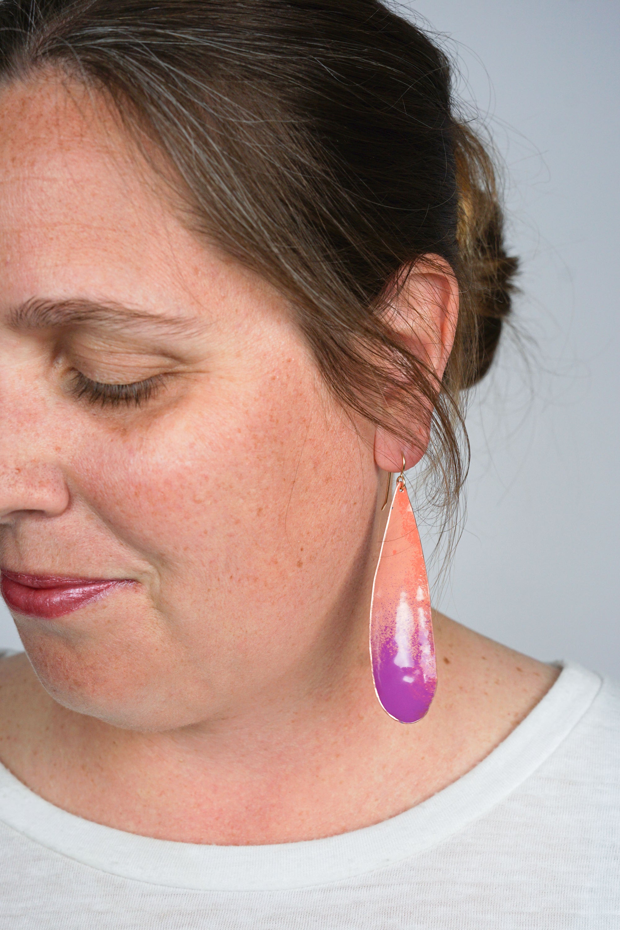 Long Chroma Earrings in Dusty Rose and Radiant Orchid