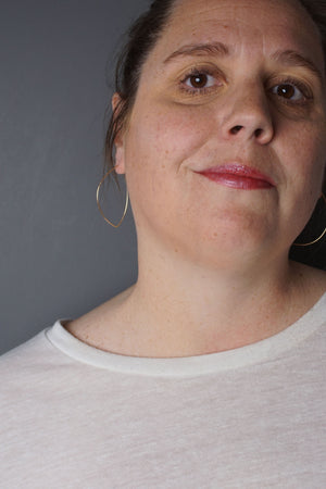 Peche Threader Hoop Earrings in silver or gold-filled