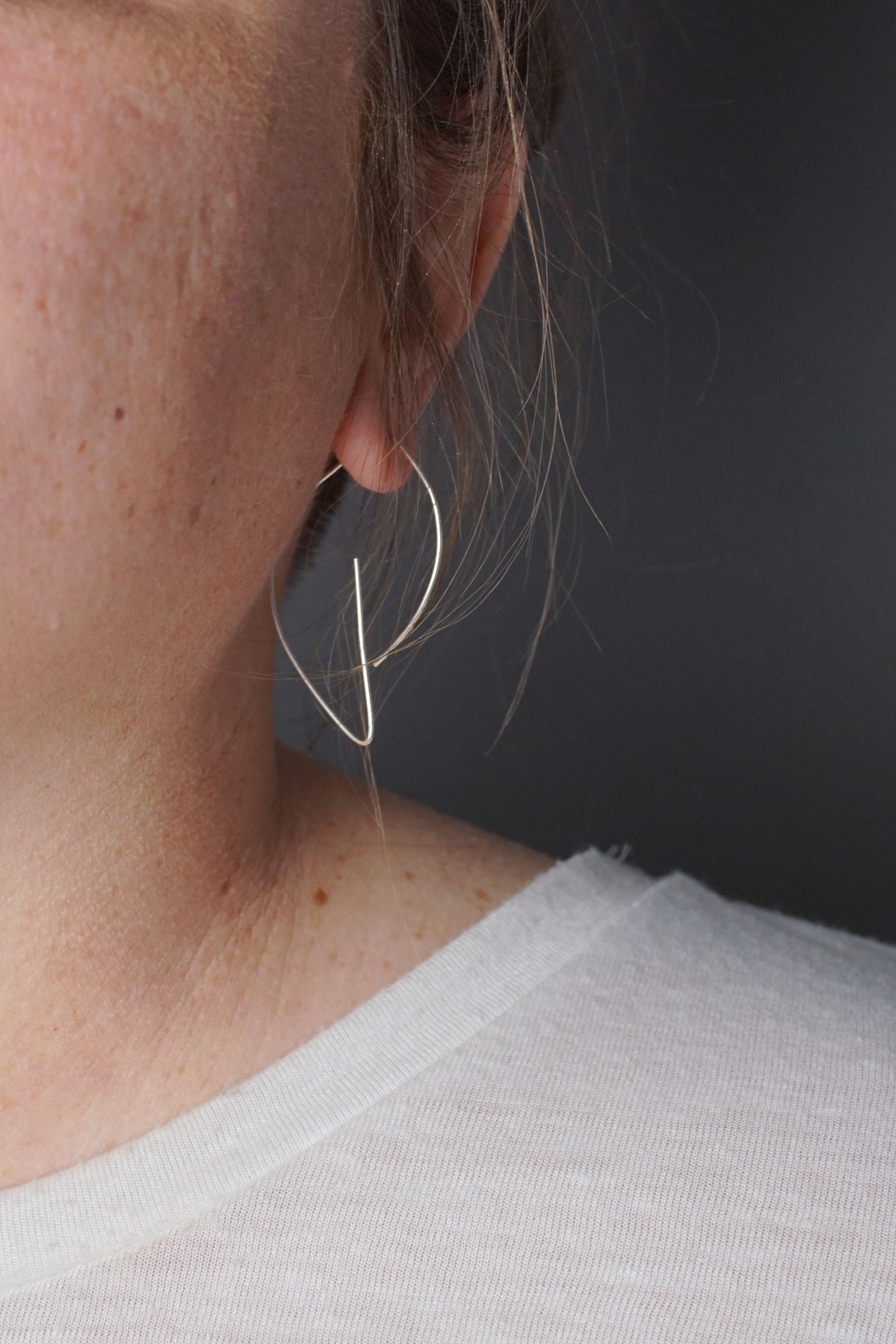 Petit Virage Threader Hoop Earrings in silver or gold-filled