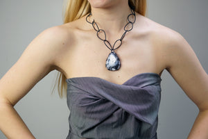 bold Contra necklace