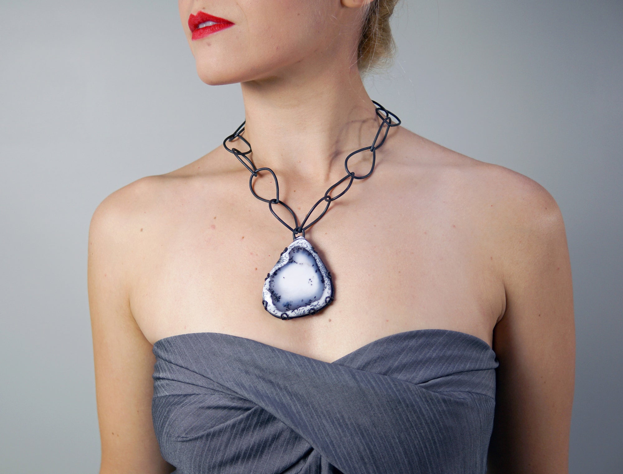 bold Contra necklace