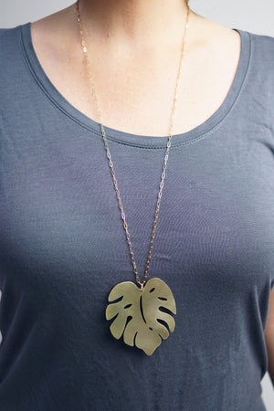 Monstera leaf long pendant