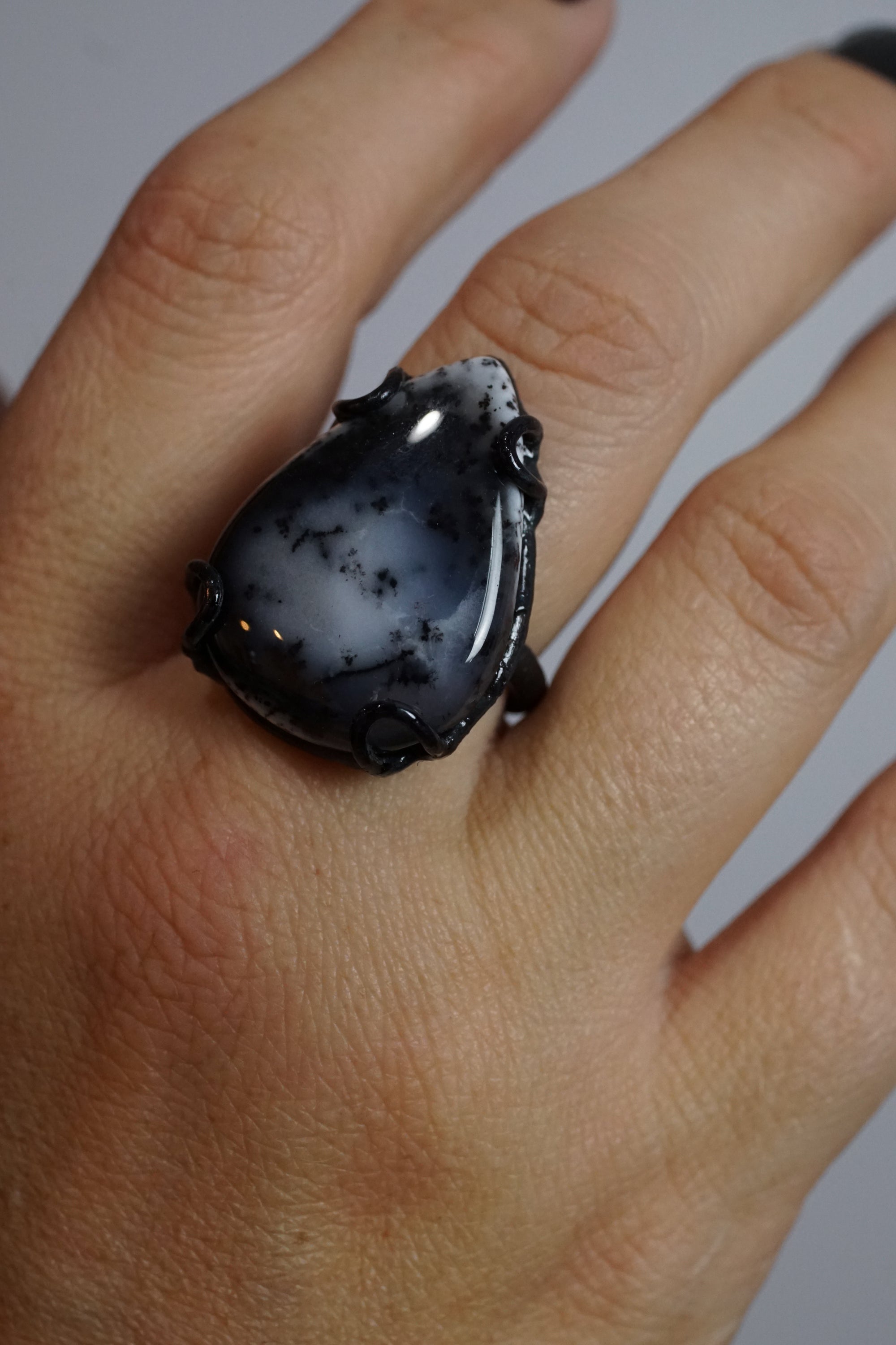 Contra Noir ring / size 8