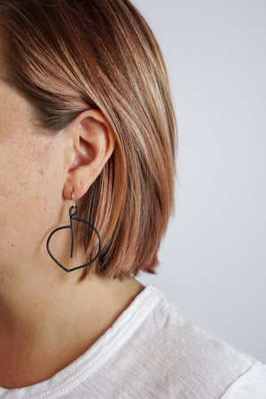 Courbe Earrings in black steel, silver, or bronze