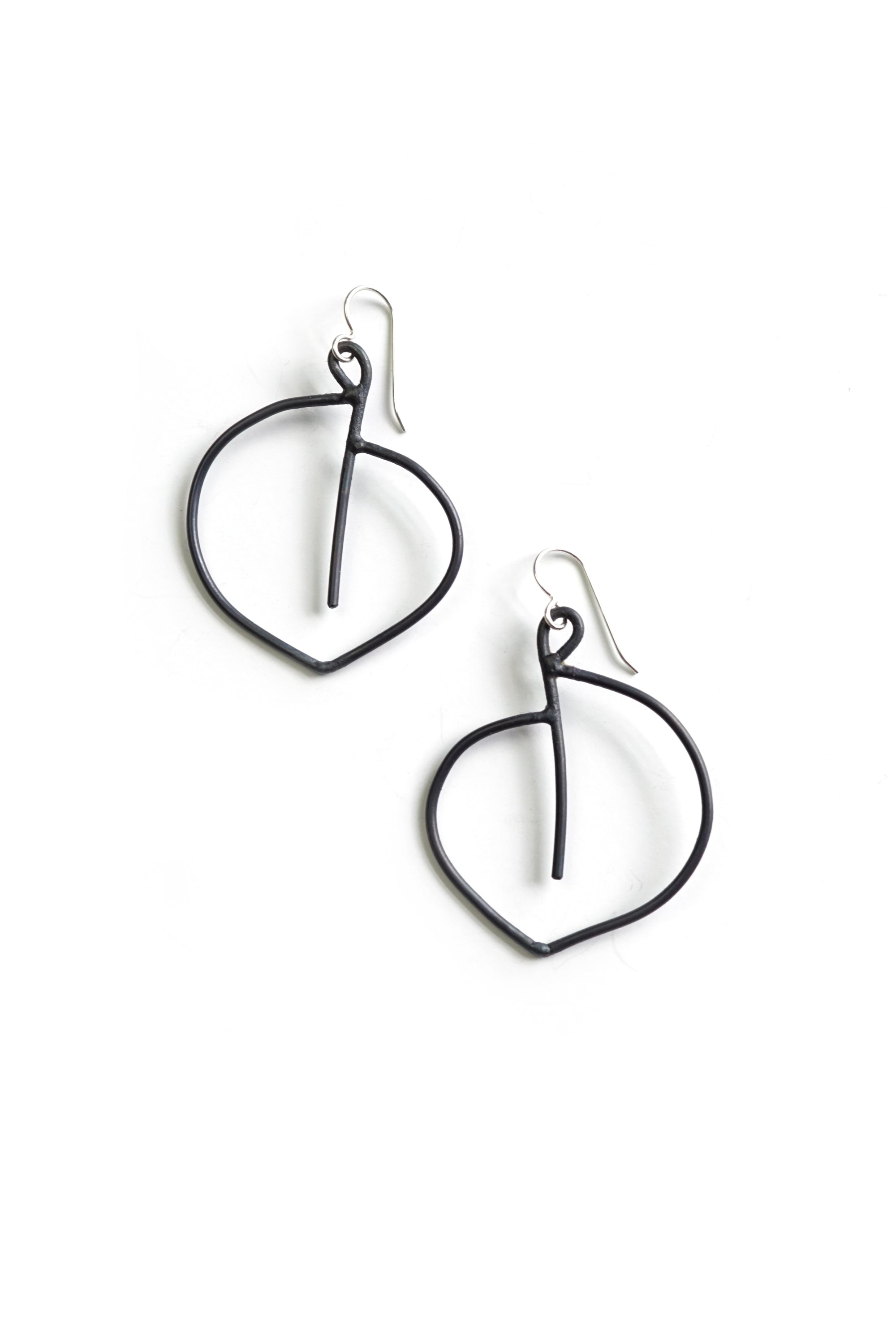 Courbe Earrings in black steel, silver, or bronze