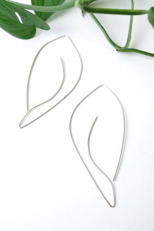 Grand Galbe Threader Hoop Earrings in silver or gold-filled