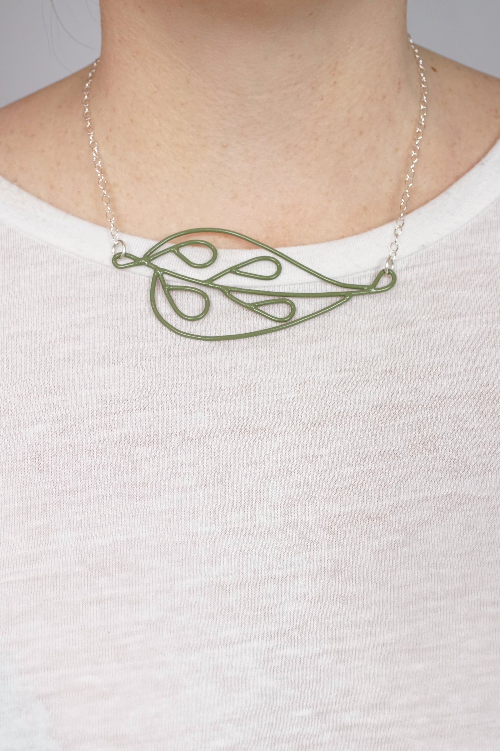Horizontal Ada Necklace in Olive Green - sample sale