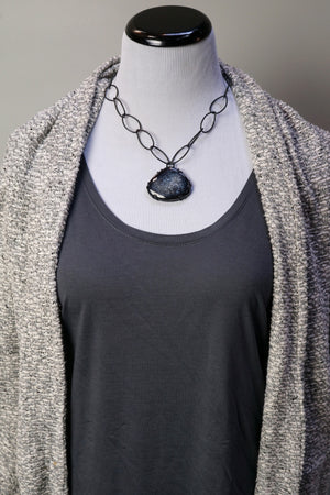 Contra Noir necklace