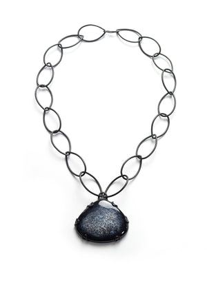 Contra Noir necklace