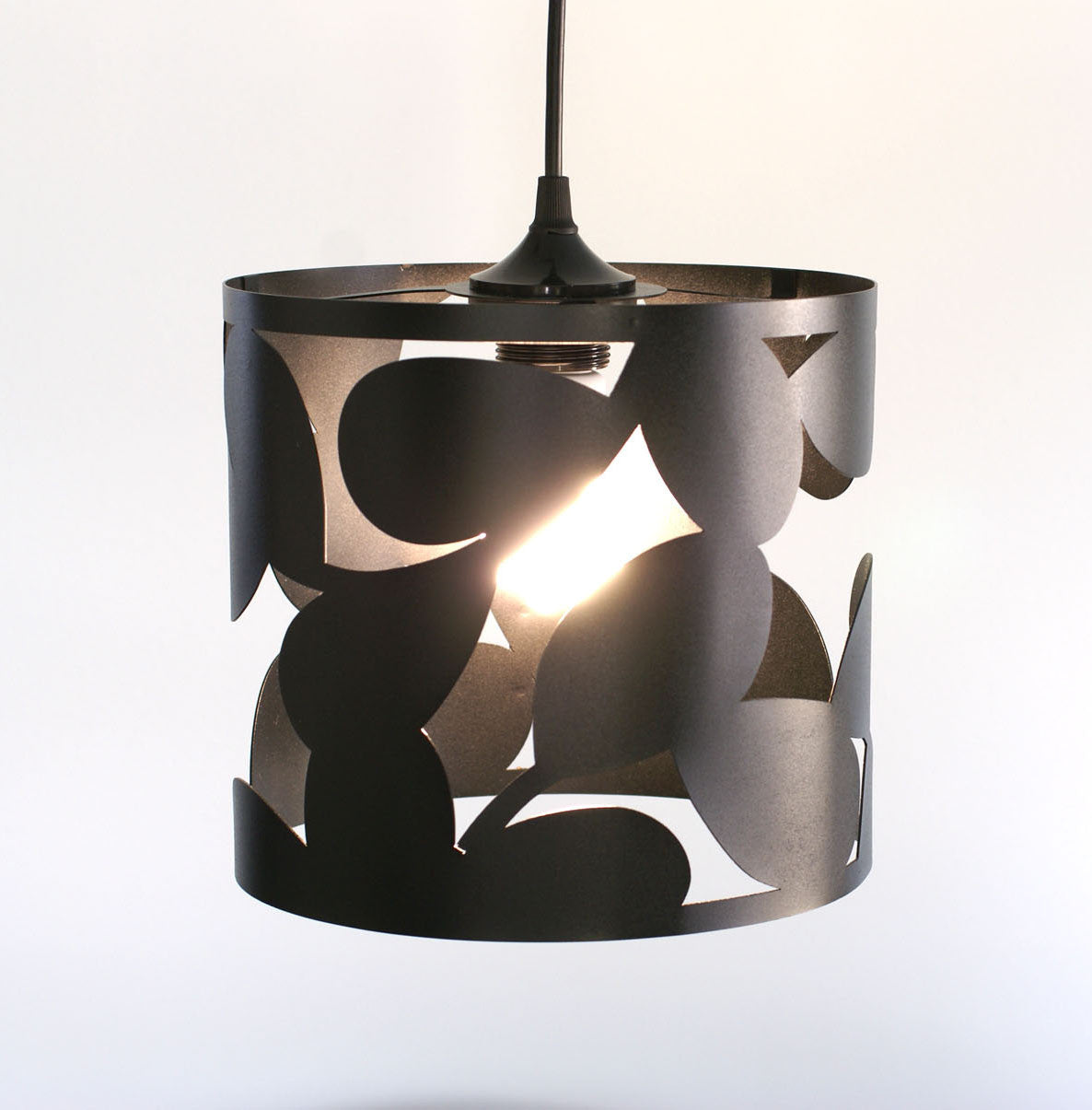 loop leaf medium pendant lamp - matte black