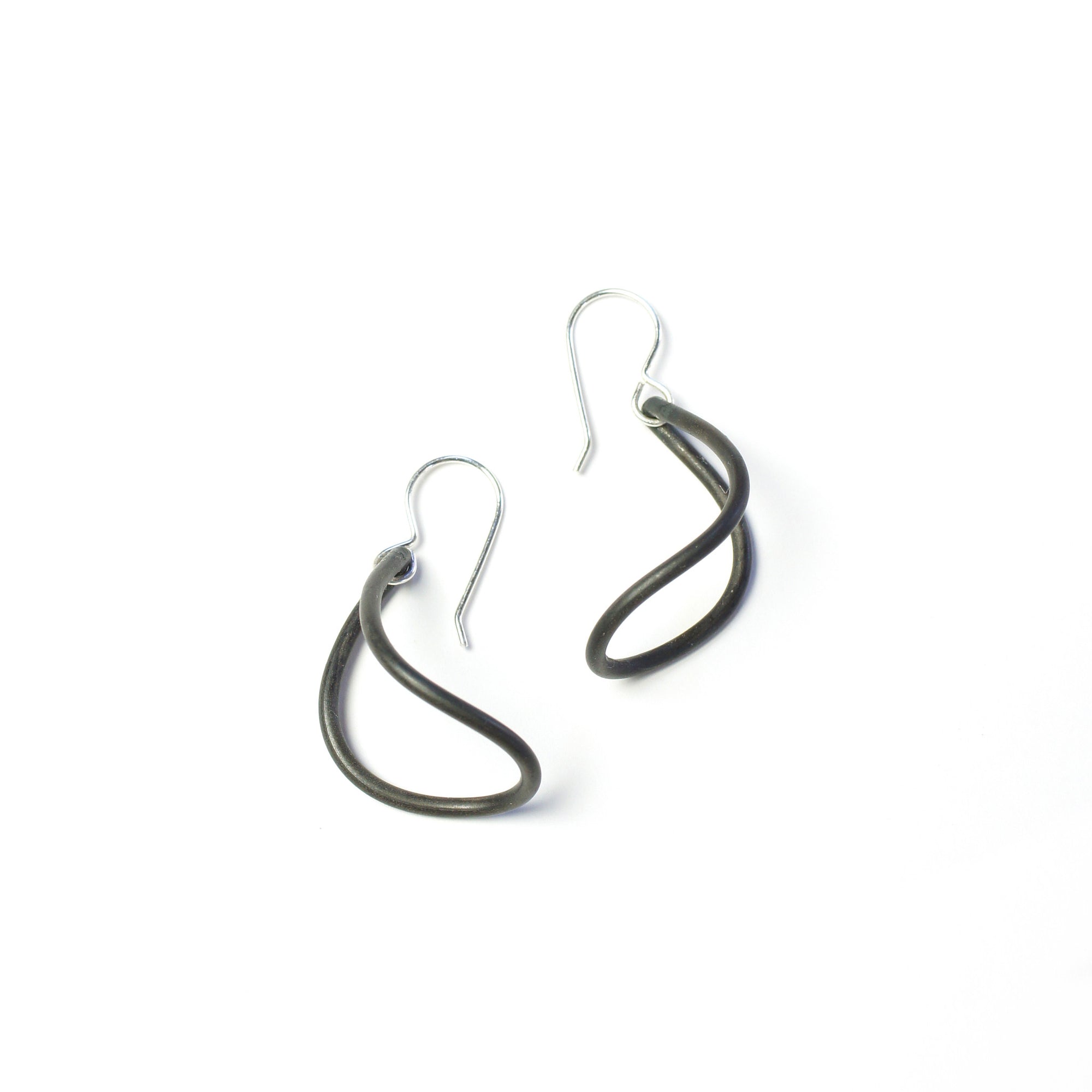 curve earrings