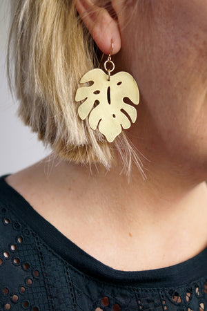 Monstera leaf earrings