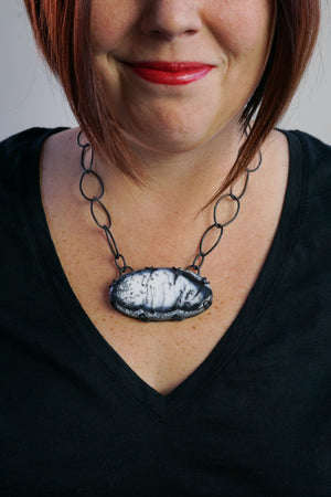 oval Contra necklace