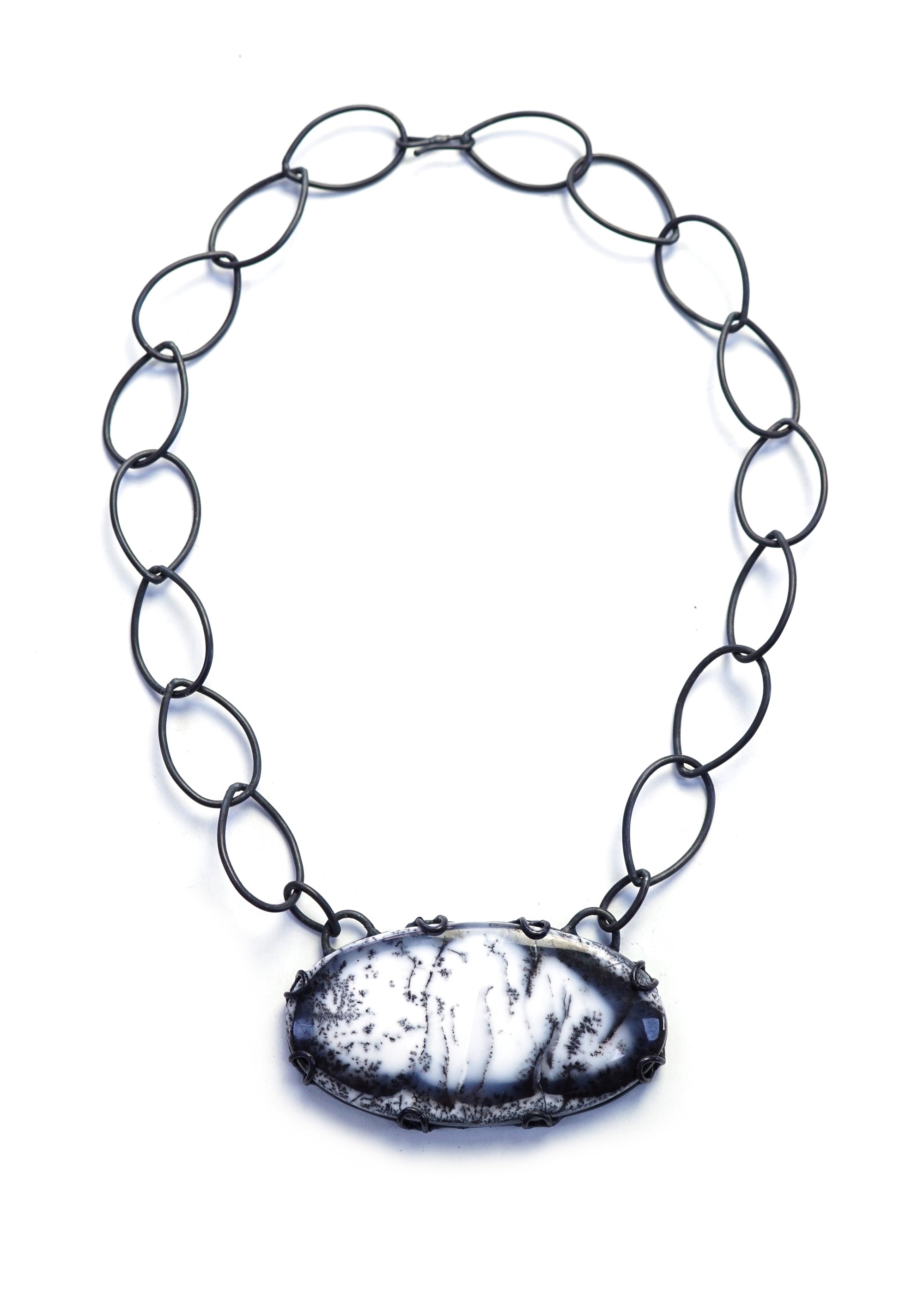 oval Contra necklace