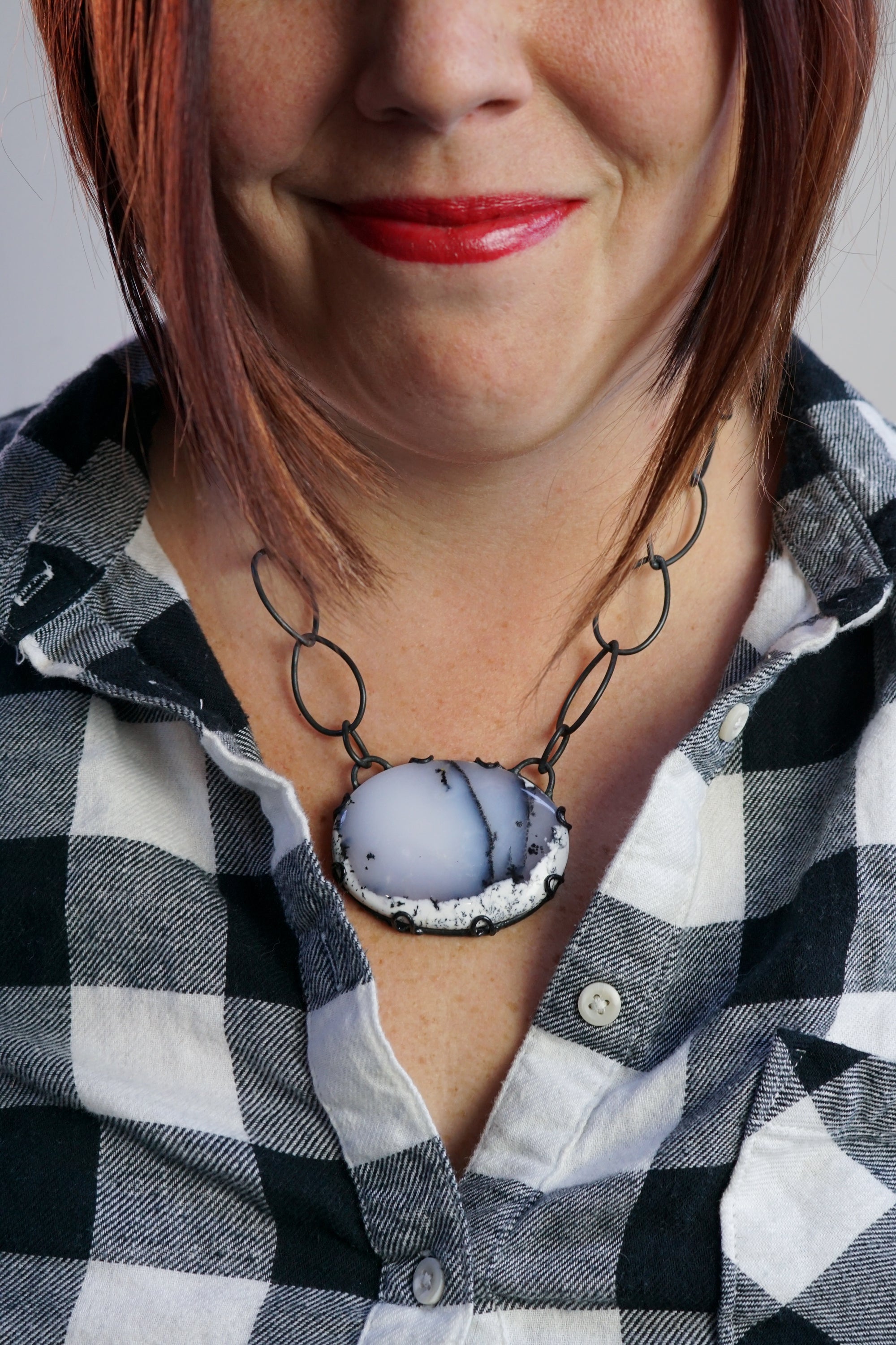 oval Contra necklace