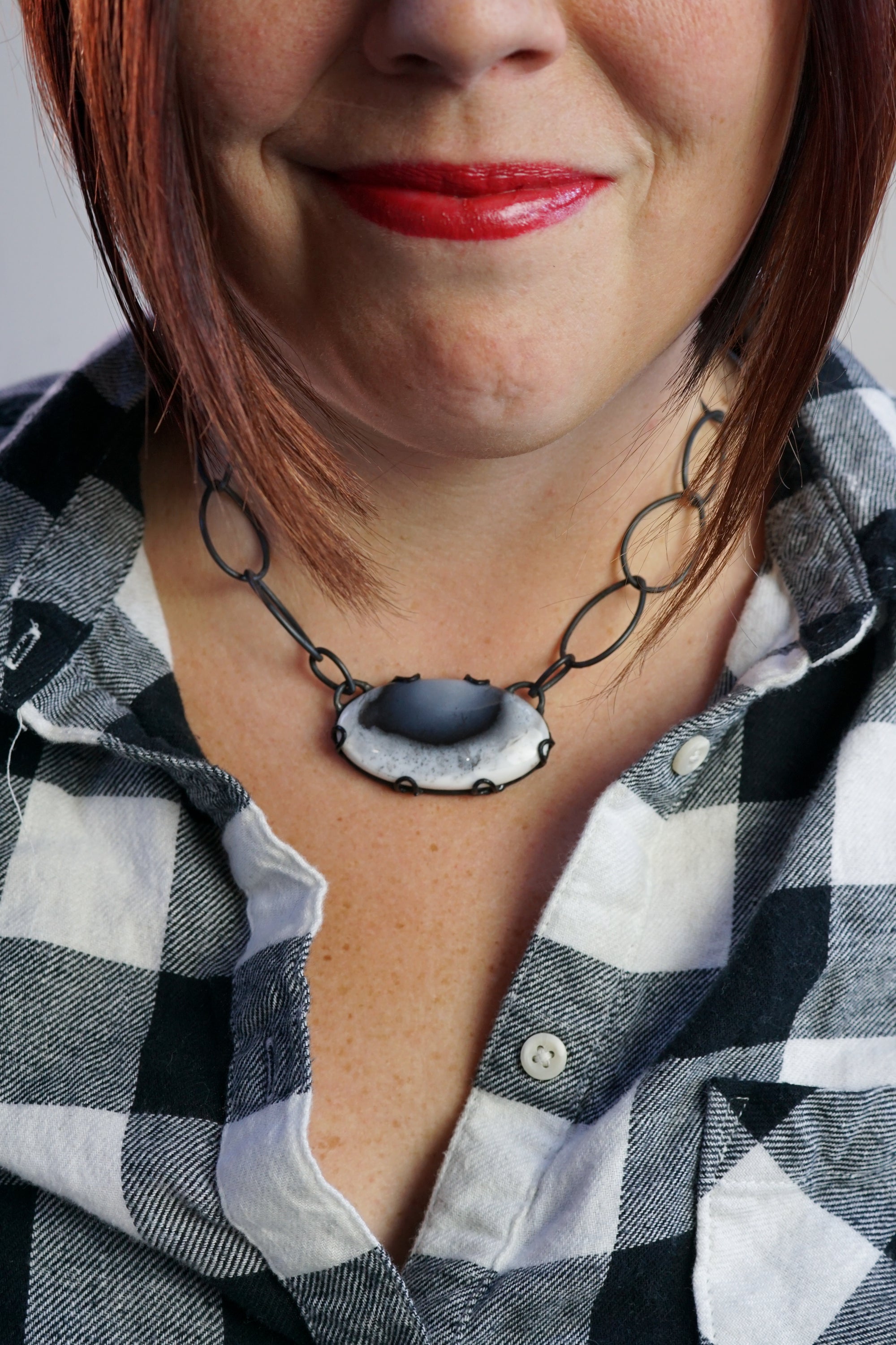 oval Contra necklace