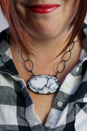 oval Contra necklace