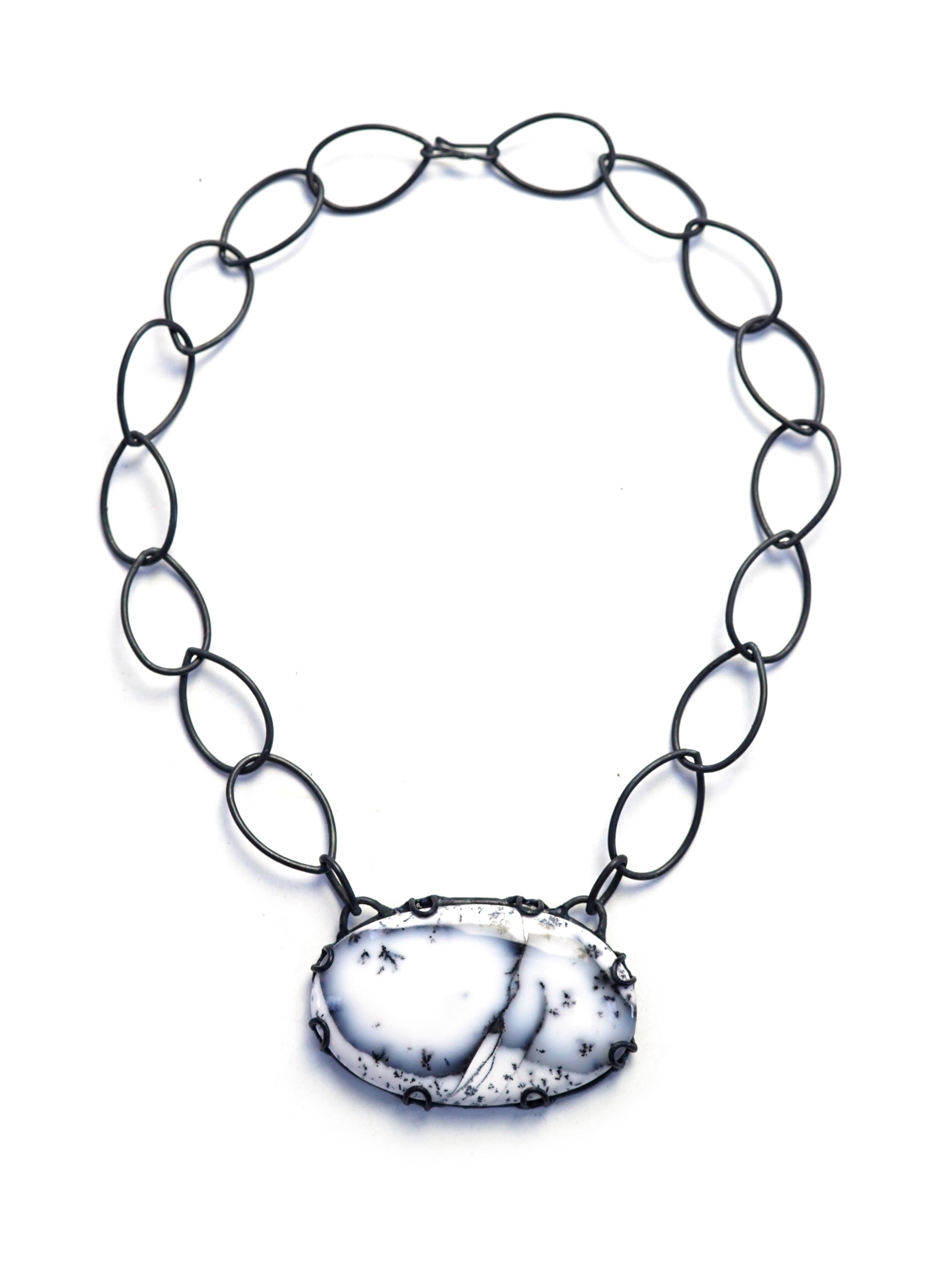 oval Contra necklace