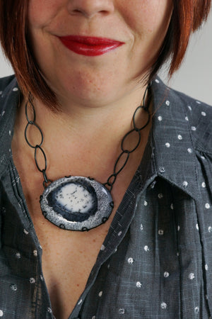 oval Contra necklace