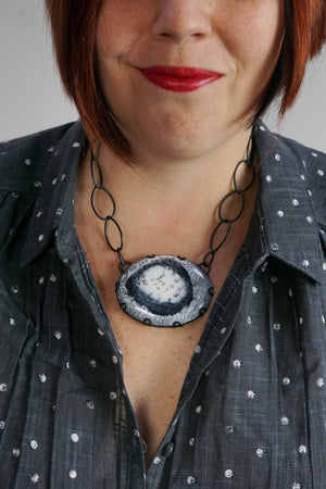 oval Contra necklace