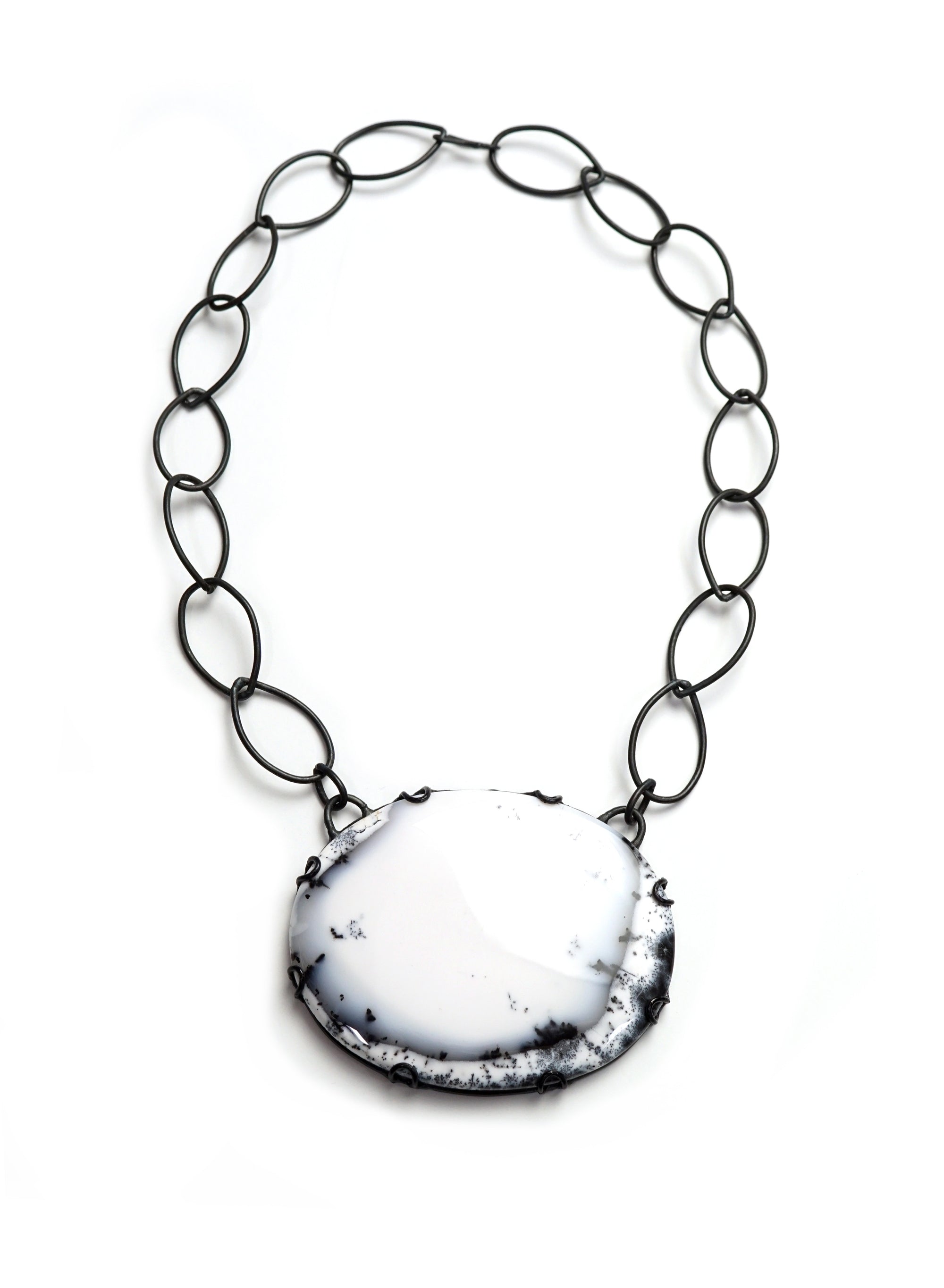 oval Contra necklace