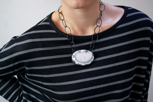 oval Contra necklace