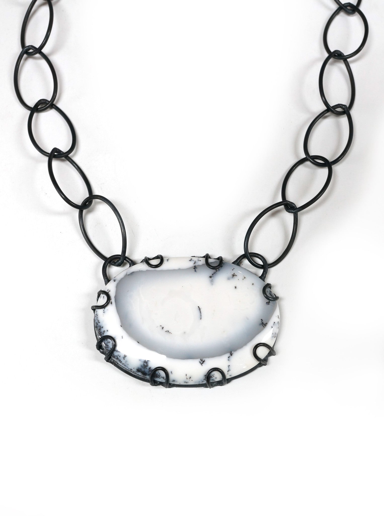 oval Contra necklace