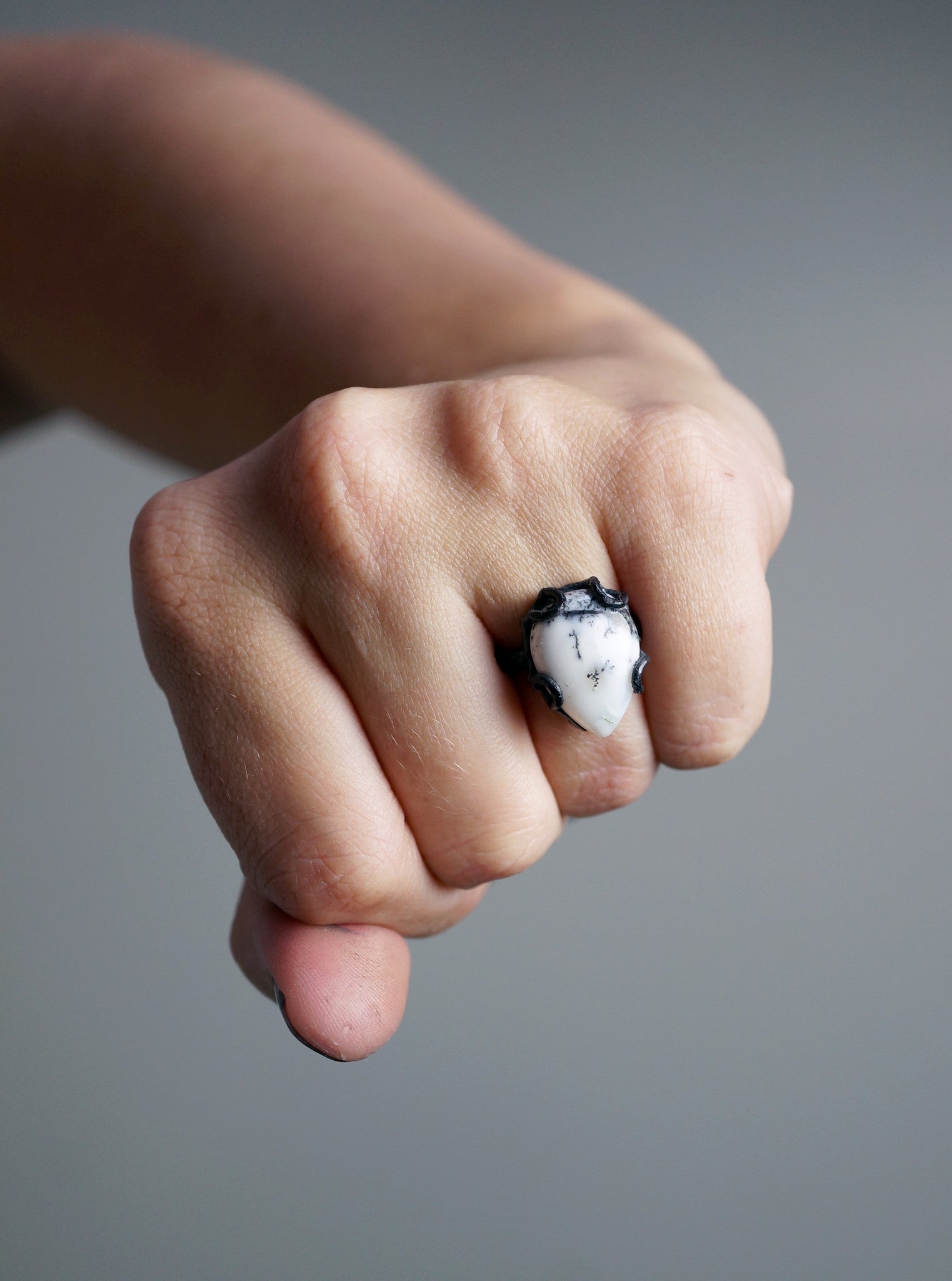 tiny Contra ring / size 5.5