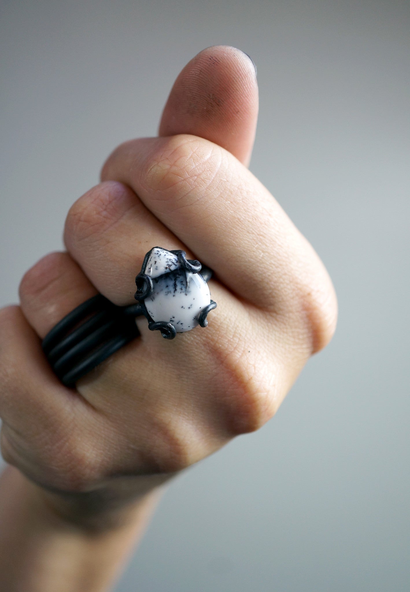 tiny Contra ring / size 7